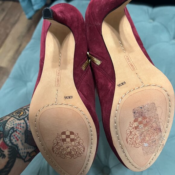 Vince Camuto Women's  Elvin Heel ankle booties with gold zippers red suede - Picture 7 of 10